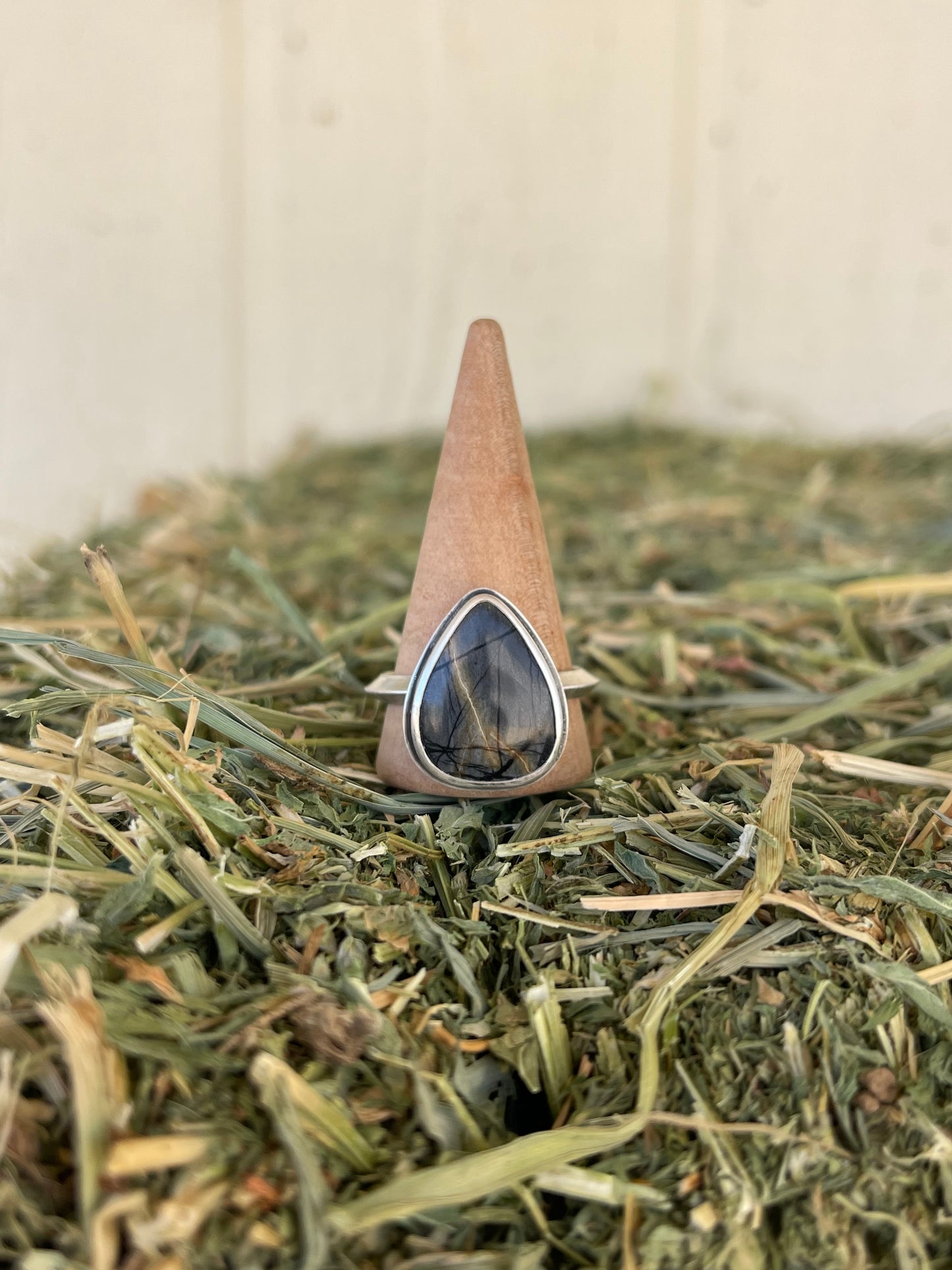 Lightning Ridge Ring
